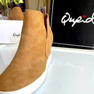 Cupid Tan Distress Nubuck Bootie
